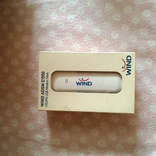 Wind ADSM E1550 USB modem stick like new, in box
