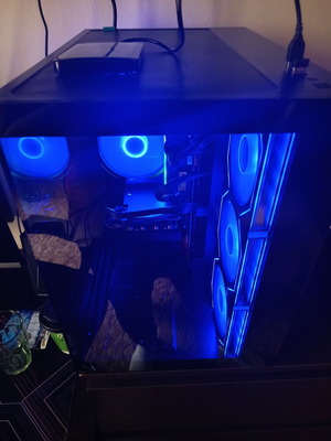 Gaming PC σαν καινούργιο με Intel Core i7 12700KF και Radeon RX 7700 XT