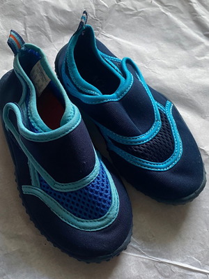 Children's sea shoes used, size 26, blue