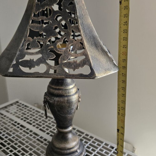 Metal candle holder for tealight