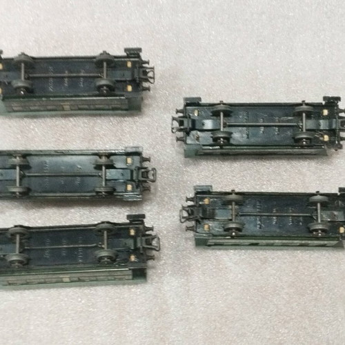Marklin HO passenger wagons 5 used