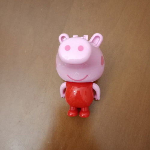 Peppa Pig figure with 3 children's rings like new