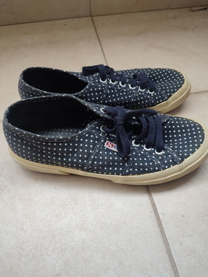 Superga πάνινα πουά αθλητικά σαν καινούργια, μέγεθος 39, άσπρο και μπλε