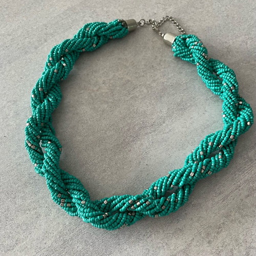 Women's necklace like new with turquoise and silver beads, H&M