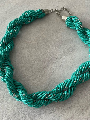 Women's necklace like new with turquoise and silver beads, H&M