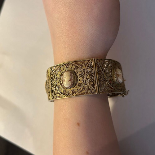 Vintage silver bracelet with cameo like new