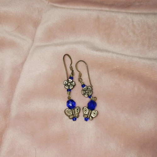 Vintage hanging earrings like new