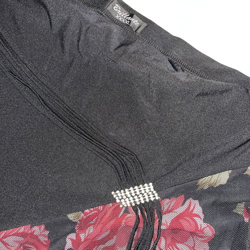 Black skirt with rose pattern like new, size XXXL
