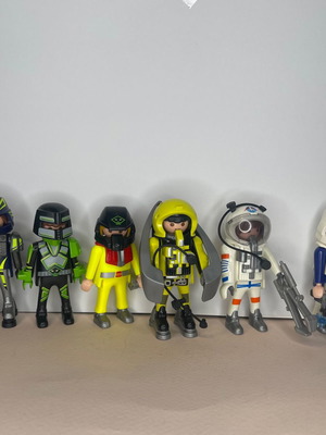 Playmobil λοτ διαστημικό με 6 φιγούρες μεταχειρισμένο, με ελλείψεις