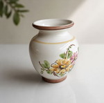 Vase with ornate floral motif vintage from Samos, like new, 12cm