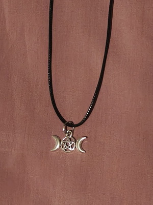 Witchy necklace with Hecate's symbol, like new, black and silver