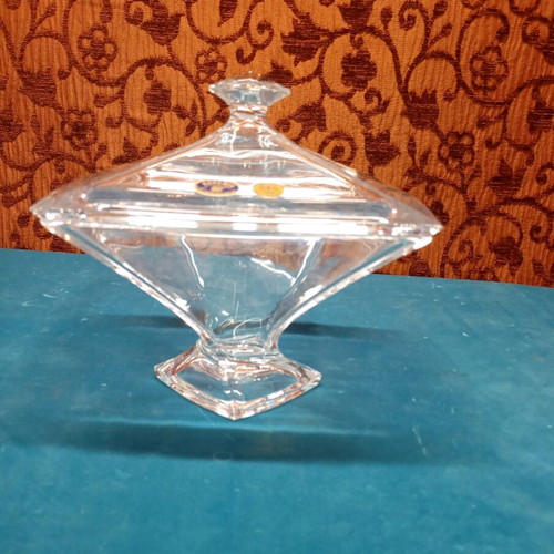 Quadro Bohemian crystal fondue pot like new, dimensions 17x17x17 cm