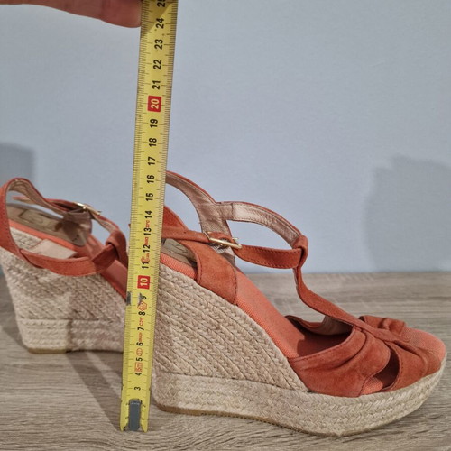 Kanna genuine suede women's wedge platform sandals size 38, like new