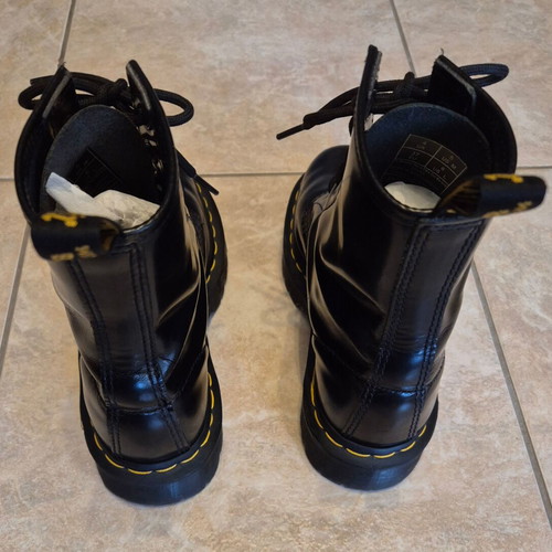 Dr. Martens boots size 37 like new, black