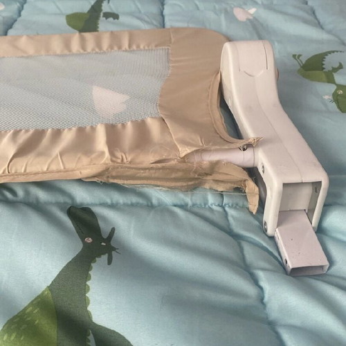 Protective bed rail for children used, 99cm length