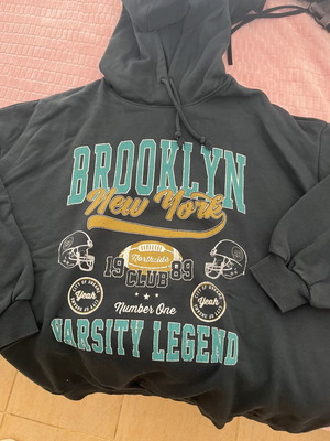 Sinsay φούτερ με κουκούλα με τύπωμα Brooklyn New York, μέγεθος M