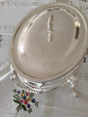 Serving set like new