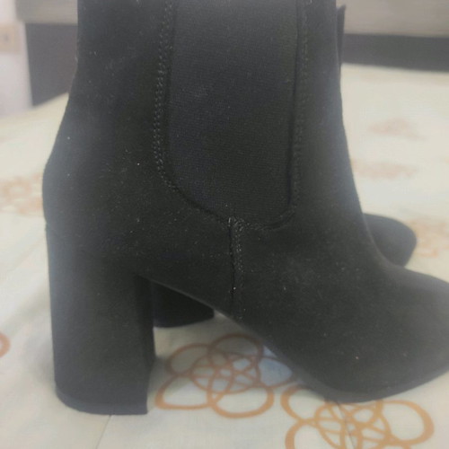 Black ankle boots like new, size 38, suede with 8 cm heel