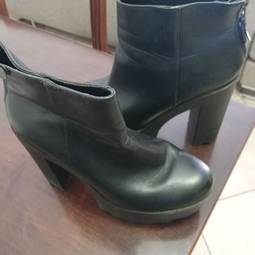 Women's black leather ankle boots in very good condition A To Z Greek