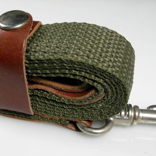 Waterproof reinforced dog leash with metal hook