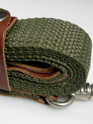 Waterproof reinforced dog leash with metal hook
