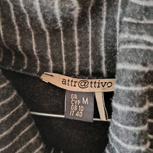 Attrattivo knitted dress medium grey like new with layering collar