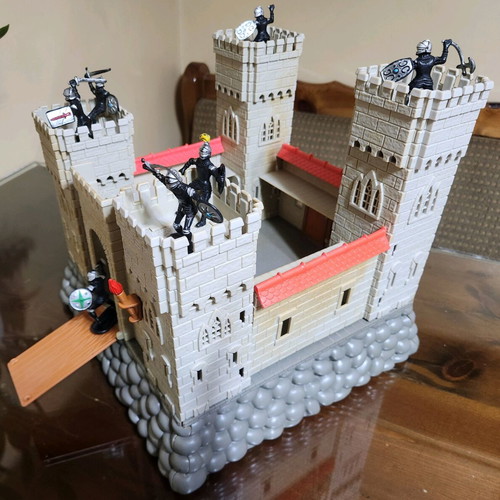 Simba medieval playset castle with knights figures used