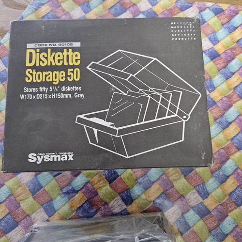 Diskette Storage for 5.25 Floppy Discs new in box