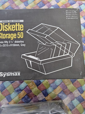 Diskette Storage for 5.25 Floppy Discs new in box