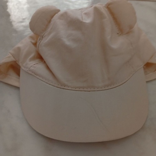Baby hat like new for six months old