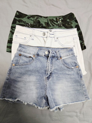 Girls' summer shorts bundle like new, 3 pieces, colorful