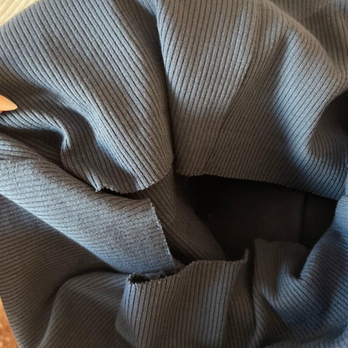 Spaghetti strap top blue like new with rib fabric