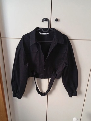 Zara crop top L μεταχειρισμένο, μαύρο σε πολύ καλή κατάσταση