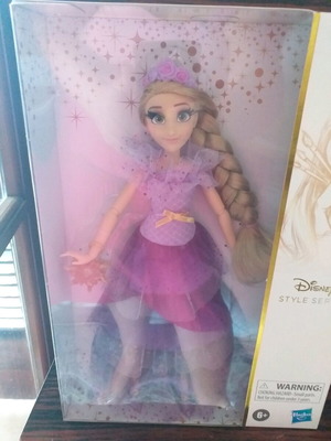 Disney princesses doll new, sealed in box