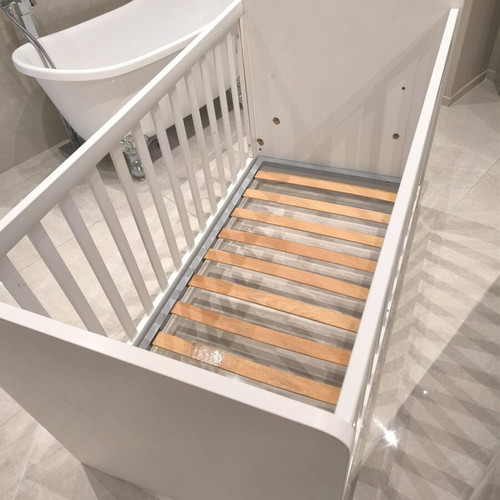 Baby and children's bed 140x90cm used with mattress and adjustable heights