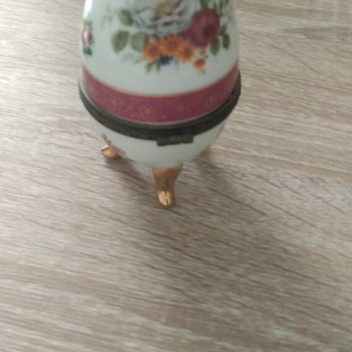 Limoges Egg Elite Collection like new