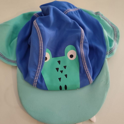 Mothercare children's beach hat like new, waterproof swimsuit type