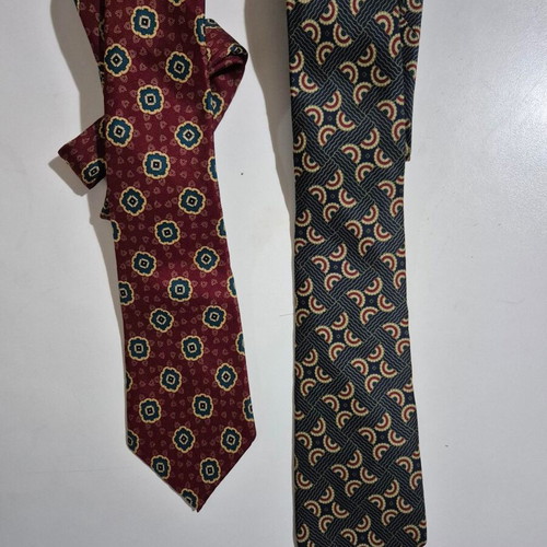 Guy Laroche ties 2 like new, 100% silk, blue and red