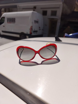 Γυναικεία γυαλιά ηλίου Ray-Ban, μπεζ και κόκκινα