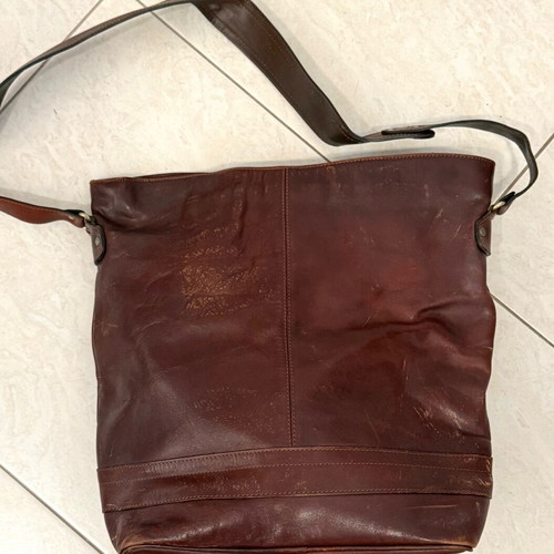 Vintage leather shoulder bag for women, like new, brown, large capacity