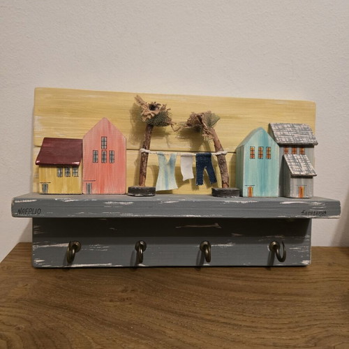 Handmade wooden hanger like new with 3D design