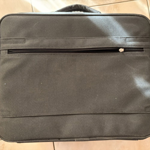 Small multipurpose suitcase like new with many compartments for cabin or office