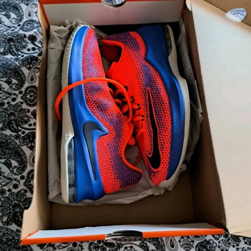 Nike Infuriate αθλητικά παπούτσια σαν καινούργιο, νούμερο 39, μαύρο και κόκκινο