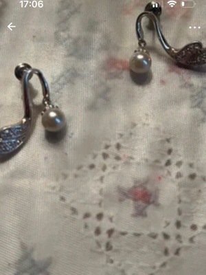 Earrings used, gold color
