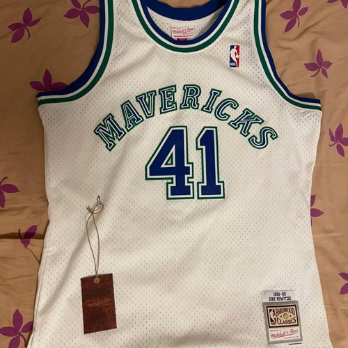 Vintage NBA Jersey Dallas Mavericks Dirk Nowitzki 1999-2000 season like new