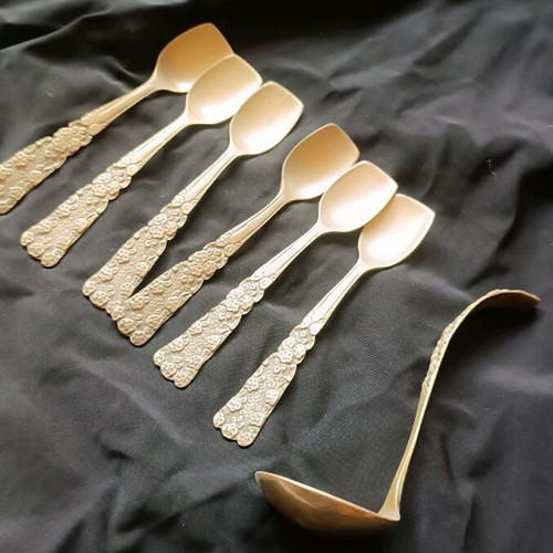 Collectible silver-plated spoons like new with hallmark