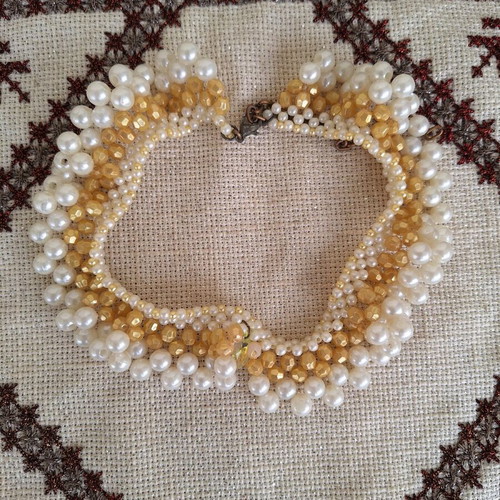 Short romantic necklace with pearls and Swarovski crystal handmade, new