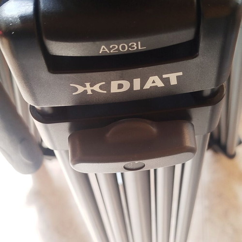 Diat A203L-KS10 professional tripod with hydraulic head like new
