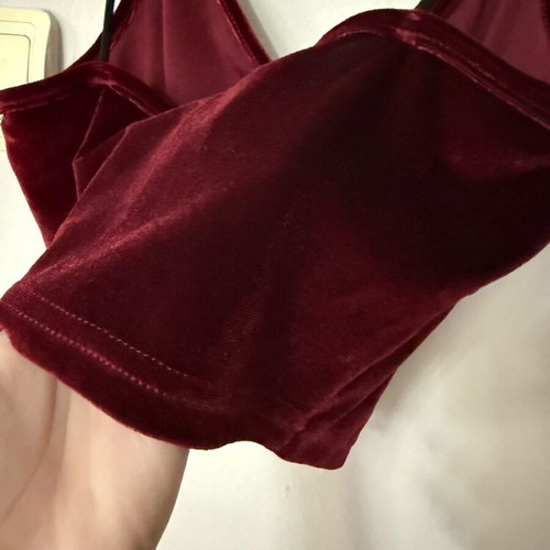 Velvet top like new, burgundy