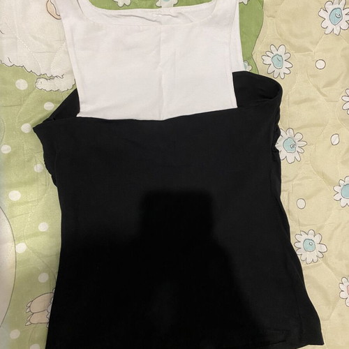 Sleeveless blouse like new, black and white, sizes S and M